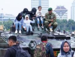 TNI Fair 2025: Monas Meriah Jadi Ajang Pesta Rakyat, Anak-Anak Antusias Naik Panser TNI