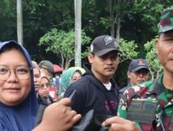 TNI Bagikan 15.000 Paket Sembako Untuk Masyarakat di Monas