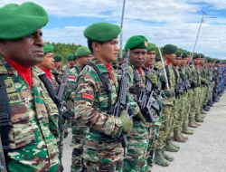 Kenang Jasa Para Pahlawan, Kodim 1710/Mimika dan Satuan TNI Mimika Upacara Tabur Bunga