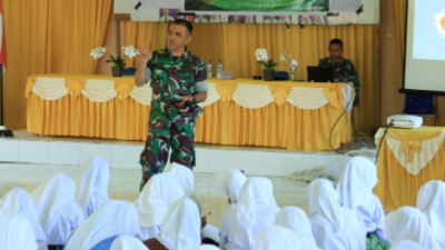 Satgas TMMD ke-126 Kodim 1505/Tidore Beri Penyuluhan Bahaya Narkoba ke Pelajar