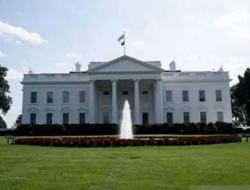 AS Berlakukan Pembatasan Masuk Bagi Warga Delapan Negara