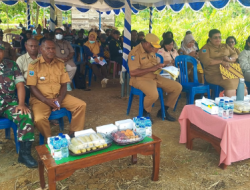 Babinsa Koramil 1710-03/Kuala Kencana Hadiri Pembukaan Sekolah Lapang Pertanian di Distrik Iwaka