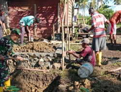 Personel Satgas TMMD Ke-127 Kodim 1514/Morotai Lanjutkan Pembangunan MCK di Desa Dehegila