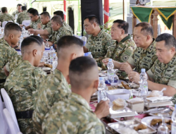 Wapang TNI Dampingi Menhan RI Tinjau Yonif TP 888, Perkuat Pertahanan Negara