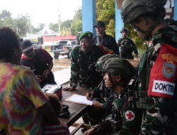 Tim Patroli Gabungan Koops TNI Papua Evakuasi 21 Pengungsi di Aifat Timur Jauh Maybrat