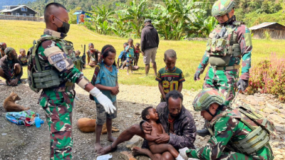 Tiga Warga Distrik Sinak Terluka Akibat Penembakan OPM, Dievakuasi Dengan Bantuan TNI dan Warga