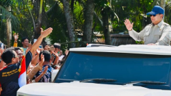 Antusias Sambut Presiden Prabowo, Warga Kebumen Padati Jalur Menuju BUBK