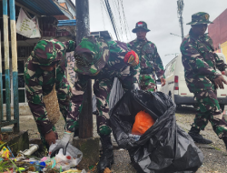 Semangat Gotong Royong, Kodim 1710/Mimika Bersihkan Lingkungan Bersama Masyarakat