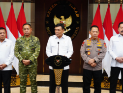 Panglima TNI Dampingi Menko Polkam Sampaikan Imbauan Jaga Kondusivitas Bangsa