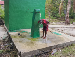 Air Bersih Mengalir, Senyum Anak-Anak Kampung Sesor Mengembang