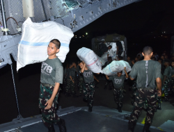 Penanganan Gempa NTT Hari Ketujuh, 5.832 Personel TNI Dikerahkan dan 638 Ton Bantuan Disalurkan