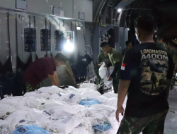 Hari Kedelapan Penanganan Gempa NTT, TNI Salurkan 695,170 Ton Bantuan