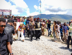 Menkop Bawa Semangat Koperasi ke Festival Lembah Baliem Wamena