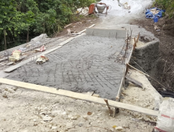 Rehab Jembatan TMMD Ke-129 Pengecoran Bagian Atas Jembatan Hampir Rampung
