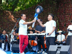 Olahraga Bersama, Panglima TNI Perkuat Kebersamaan Dengan Prajurit Mabes TNI
