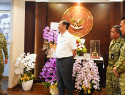 Pesan Ketua Dewan Ekonomi Nasional, Berikan Keteladanan dan Loyalitas