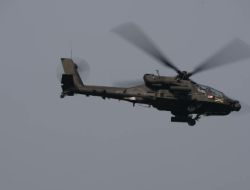 Misi Close Air Support AH-64 Apache Warnai SGS 2026