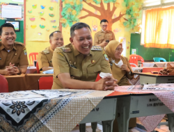 Wali Kota Bekasi Tinjau Pelaksanaan PJJ di SMPN 14 dan SDN 6 Bintara